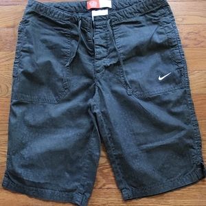 Nike Athletic Men Dark Green Shorts size XS